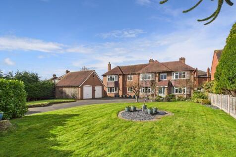 Stafford Road, Newport TF10 5 bed detached house for sale