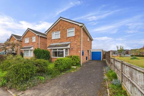 Hawkstone Avenue, Newport TF10 4 bed detached house for sale