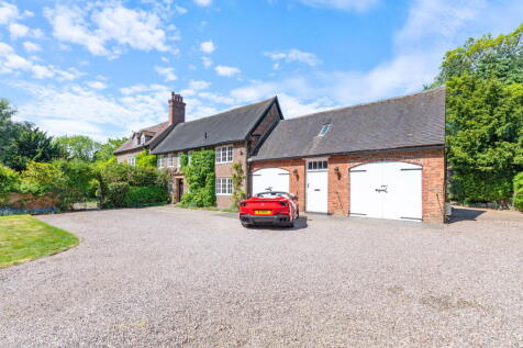 6 bedroom detached house for sale