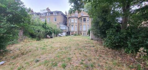 3 bedroom flat for sale