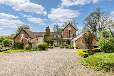 6 bedroom detached house for sale
