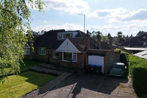 2 bedroom semi-detached bungalow for sale