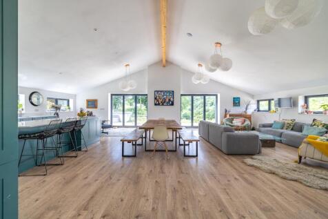 8 bedroom barn conversion for sale
