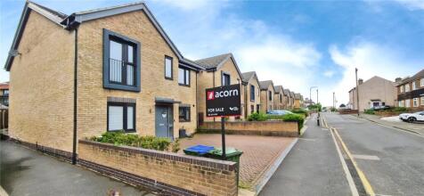 6 bedroom detached house for sale