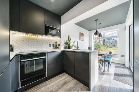Abbey Road, Belvedere 3 bed end of terrace house for sale