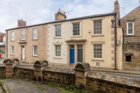 Hallgate, Hexham NE46 2 bed terraced house for sale