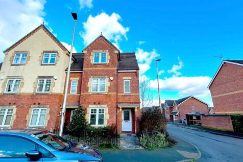 4 bedroom town house for sale