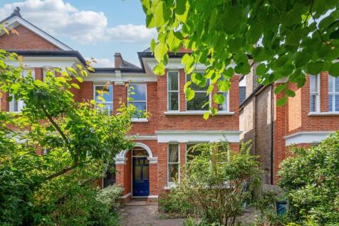 4 bedroom semi-detached house for sale