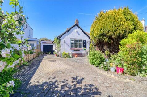 Frinton CO13 2 bed bungalow for sale
