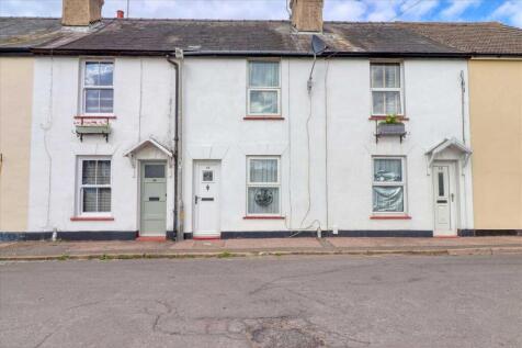 Walton on the Naze CO14 2 bed terraced house for sale