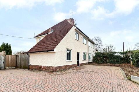 Wollaton Road, Beeston, NG9 4 bed semi