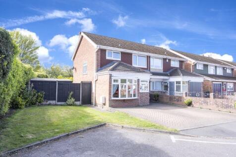 Beech Tree Close, Kingswinford 3 bed semi
