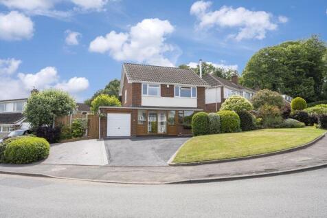 Lawnswood Avenue, Stourbridge 3 bed detached house for sale