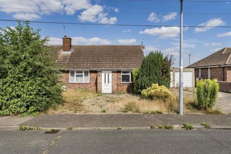 2 bedroom semi-detached bungalow for sale