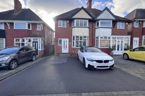 3 bedroom semi-detached house for sale