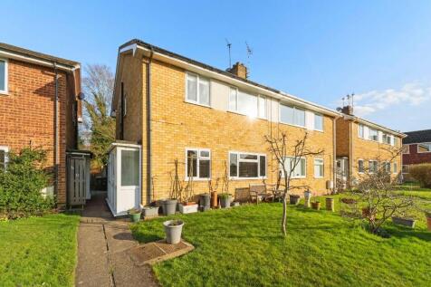 2 bedroom maisonette for sale