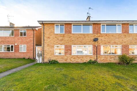 2 bedroom maisonette for sale