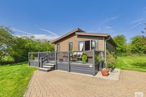 Foxhunter Residential Caravan Park... 2 bed detached house for sale