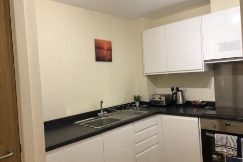 4 bedroom link detached house for sale