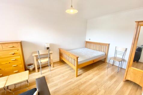 4 bedroom flat for sale