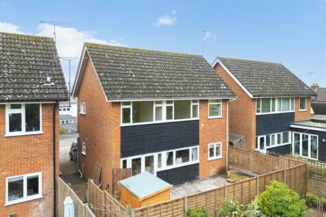 2 bedroom maisonette for sale