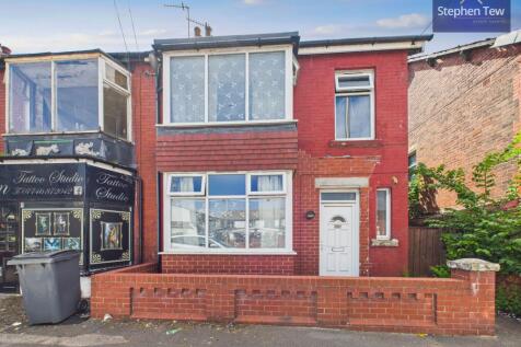 Hawes Side Lane, Blackpool, FY4 3 bed semi