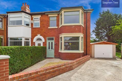 Senior Avenue, Blackpool, FY4 3 bed end of terrace house for sale