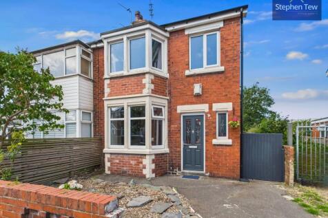 Carleton Avenue, Blackpool, FY3 3 bed semi