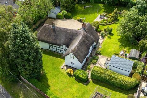 High Street, Marlborough SN8 4 bed detached house for sale