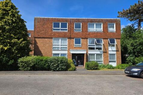 3 bedroom flat for sale