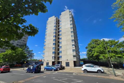 Hartslock Drive, London SE2 2 bed flat for sale