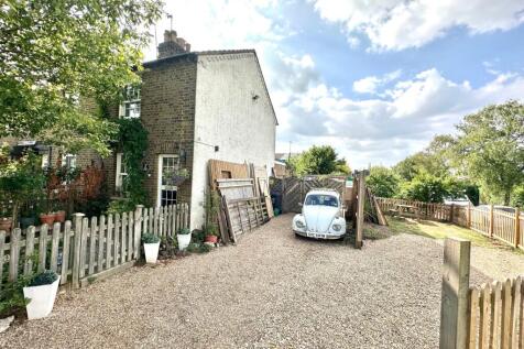 Green Lane, Bovingdon HP3 2 bed end of terrace house for sale
