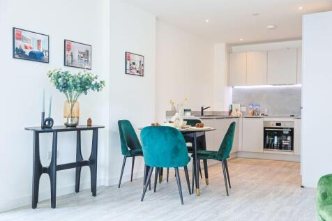 3 bedroom flat for sale