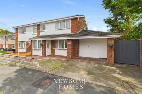 3 bedroom semi-detached house for sale