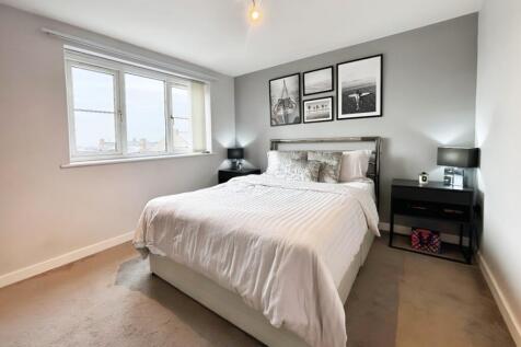 The Bridges, Spohr Terrace, South... 2 bed apartment for sale