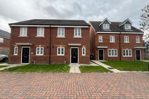 Chaffinch Drive, Hebburn, Tyne and... 2 bed semi