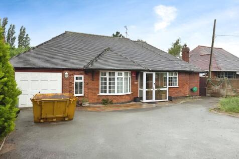288 Nuneaton Road, Bulkington... 2 bed detached bungalow for sale