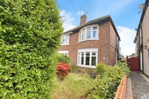16 The Scotchill, Keresley, Coventry... 2 bed semi
