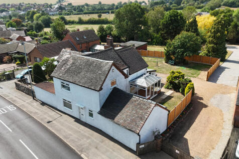 174 Hickman Road, Galley Common... 3 bed cottage for sale