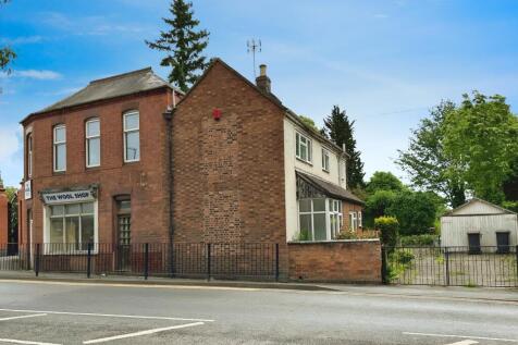 4 and 4A, Coventry Road, Bedworth... 2 bed house for sale