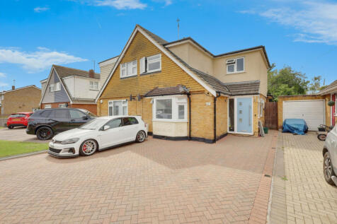 4 bedroom semi-detached house for sale