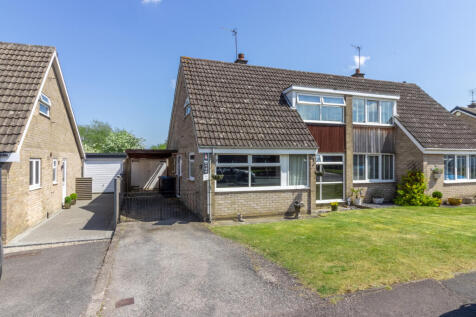 3 bedroom semi-detached house for sale