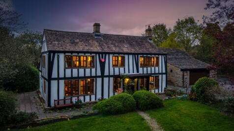 5 bedroom detached house for sale