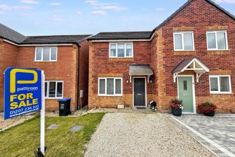 2 bedroom semi-detached house for sale