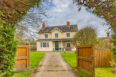 3 bedroom detached house for sale