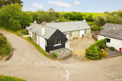 4 bedroom detached bungalow for sale