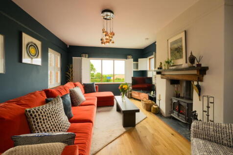 4 bedroom detached bungalow for sale