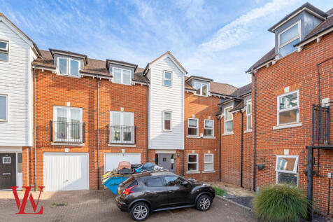4 bedroom terraced house for sale