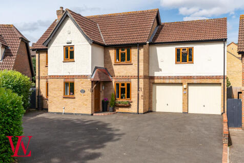 5 bedroom detached house for sale