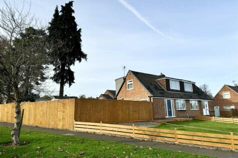 2 bedroom semi-detached house for sale